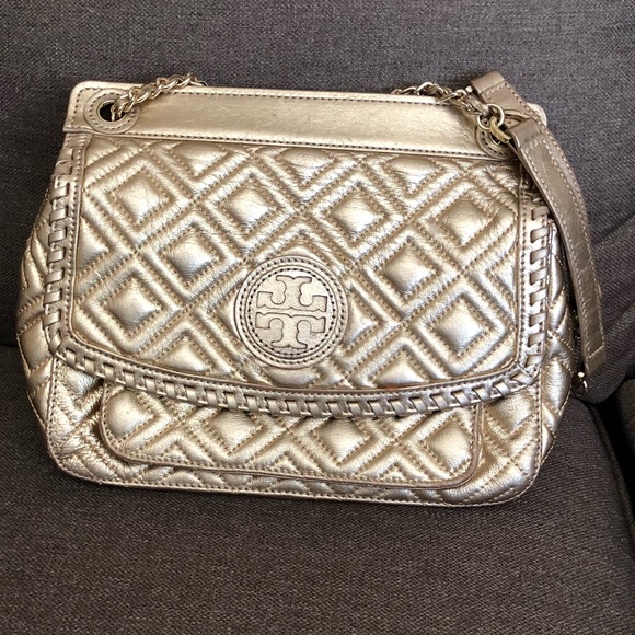 Tory Burch Handbags - Tory Burch quilted gold purse